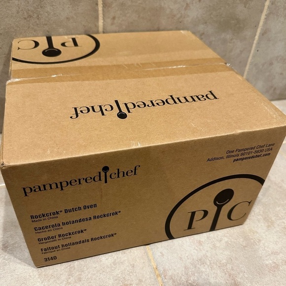 Pampered Chef Other - NEW Pampered Chef- Rockcrok Dutch Oven